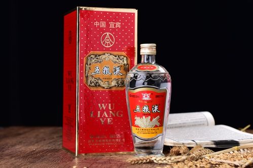 國寶級(jí)瓊漿 探秘五糧液“鎮(zhèn)廠之寶”交杯牌五糧液